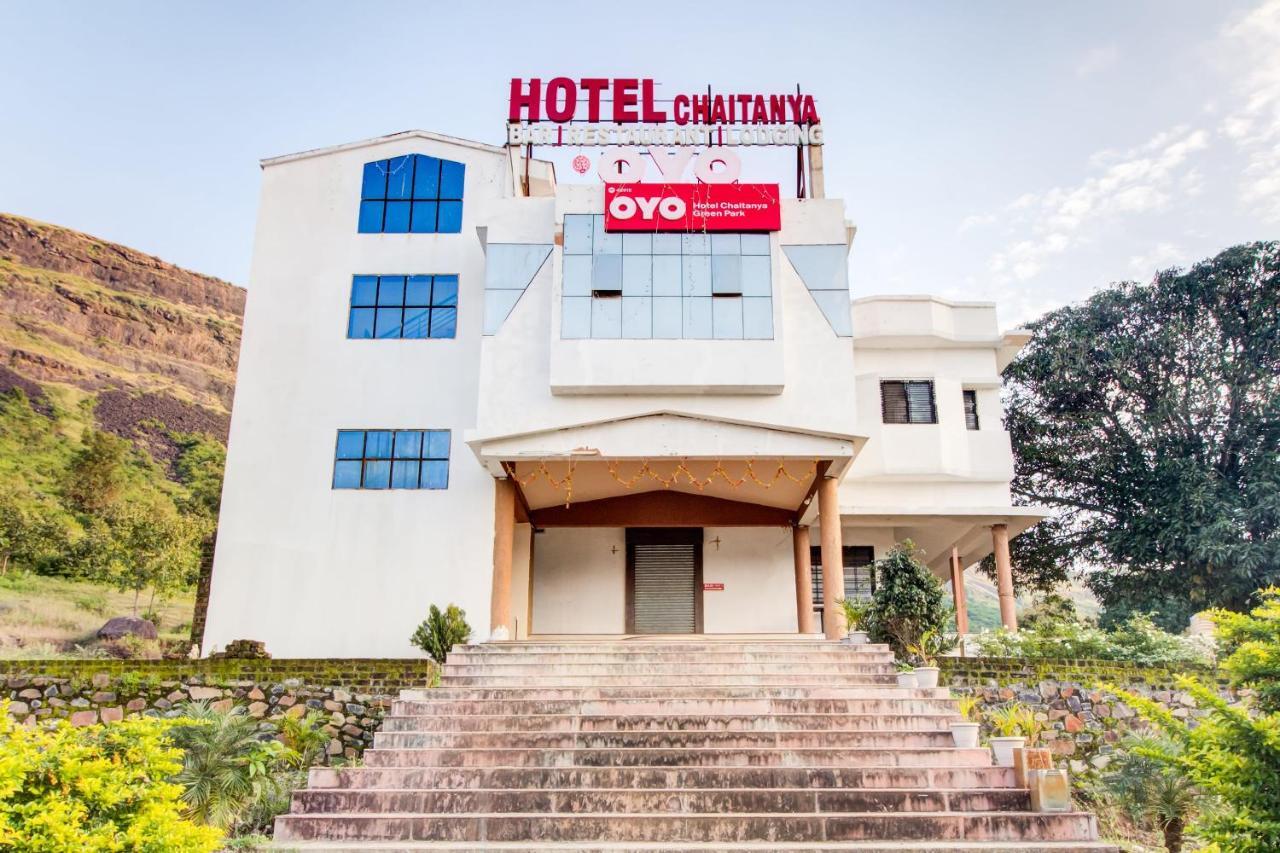 Oyo 48915 Chaitanya Green Park Hotel Vani Exterior photo