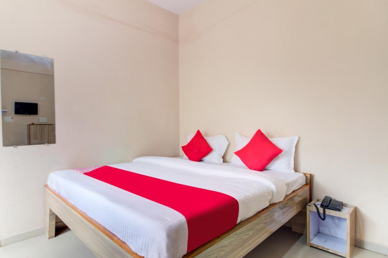 Oyo 48915 Chaitanya Green Park Hotel Vani Exterior photo