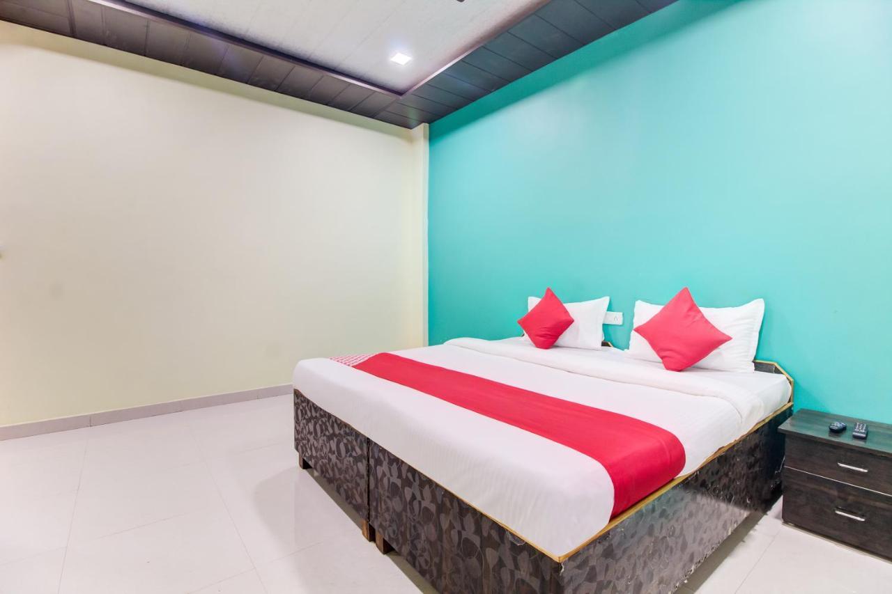 Oyo 48915 Chaitanya Green Park Hotel Vani Exterior photo