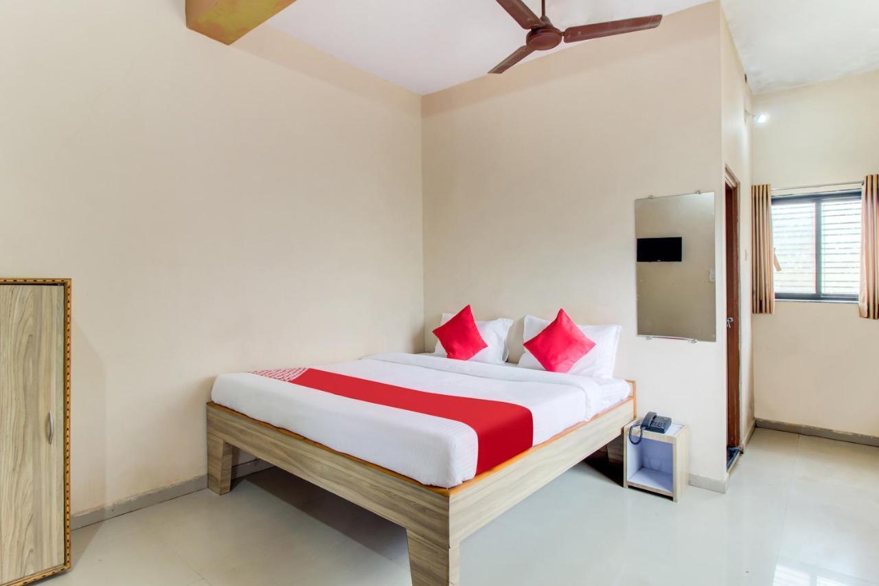 Oyo 48915 Chaitanya Green Park Hotel Vani Exterior photo