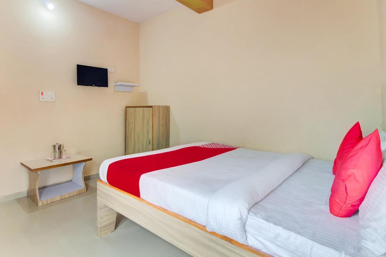 Oyo 48915 Chaitanya Green Park Hotel Vani Exterior photo